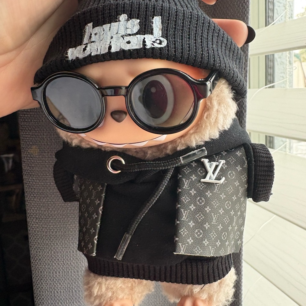 Black Labubu doll outfit hoodie/vest - Picture 2 of 3